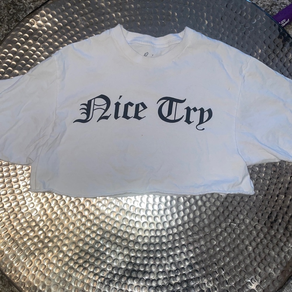 Graphic cropped tee